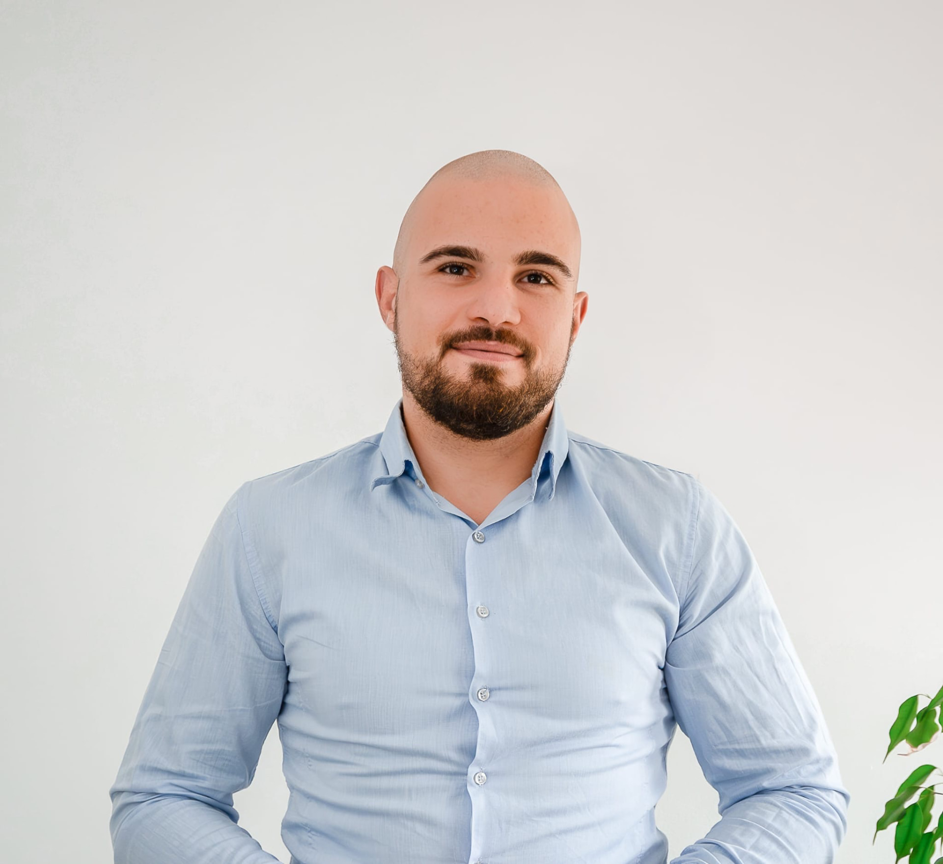Domen Kočevar, Zaledje